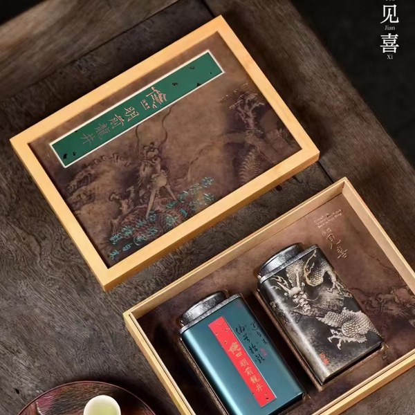 西湖龙井礼盒实拍（明前龙井·木盒双罐装）