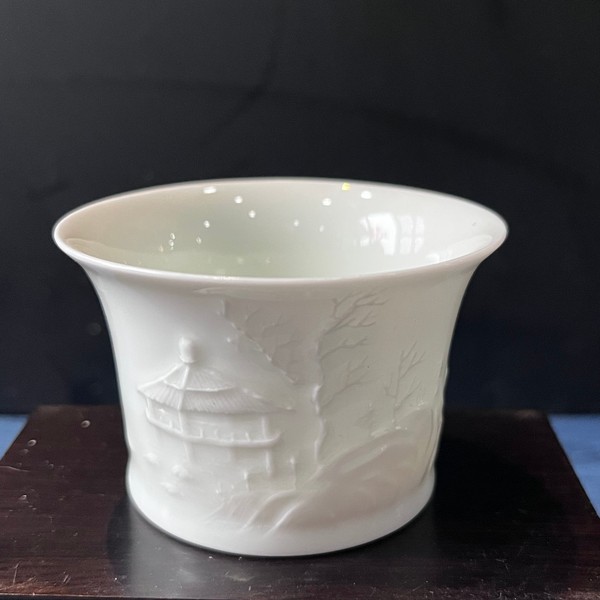 亭台山水杯（甜白浮雕 · 品杯）