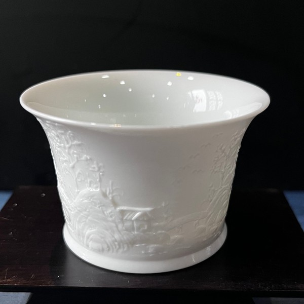 柳岸人家杯（甜白浮雕 · 品杯）