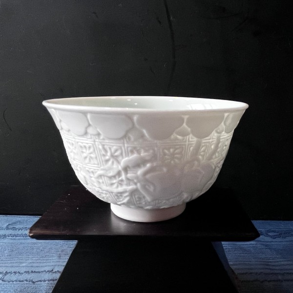 锦地浮雕碗（甜白浮雕 · 品杯）