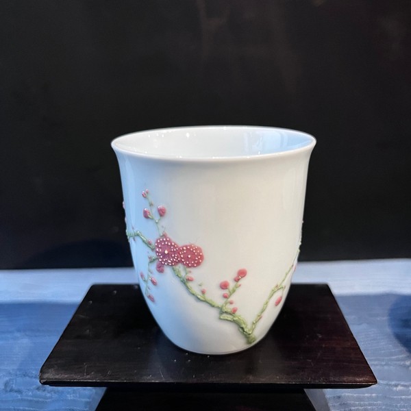 堆彩梅纹筒杯（堆花 · 品杯）