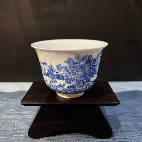 青花山水压手杯（青花 · 品杯）